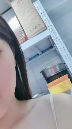 新人~学妹暑期兼职！【美少女圆】颜值明星一样~下海了，这腰线，大白臀，看的人秒硬，想插入进去爽一下 截图7