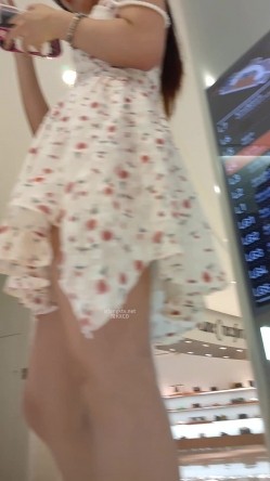 精品推荐 步行街拍抄底大神『KXCD』系列合集第10季20V 专挑年轻好看质量高的小姐姐 截图6