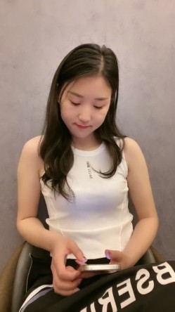 长腿校花，清纯天花板，近期热门， 【一朵喇叭花】 截图1