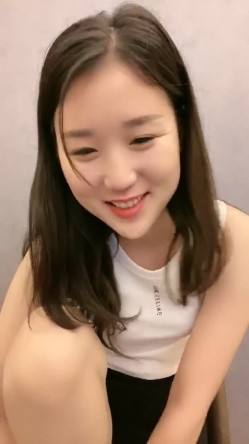 长腿校花，清纯天花板，近期热门， 【一朵喇叭花】 截图4