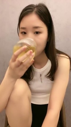 长腿校花，清纯天花板，近期热门， 【一朵喇叭花】 截图8