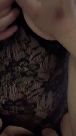淫妻3P群P自慰露出尿脸,【双面夫妻_0575妓啪啪】,反差都市丽人，约单男交换 截图3