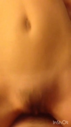 妈的，她咬手指的表情太想让人射了，坐在上面表情发骚发浪，怎么受得了！ 截图3
