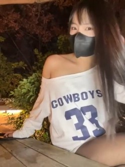 反差黑丝骚学姐【Asia-Lynn】户外公共场所~厕所饭店各种发骚~喷水抽搐 截图13