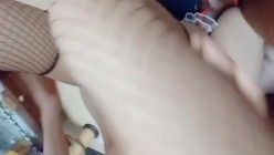 高颜值少数民族东莞女神【雪糕】露脸私拍，吹拉弹唱还玩女王调教啪啪足交相当炸裂 截图5