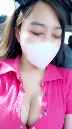 【妖精霍霍】从家中阳台到户外野战，还要车震，极品尤物御姐，美乳白虎，彻底放飞了自我 截图3