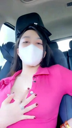 【妖精霍霍】从家中阳台到户外野战，还要车震，极品尤物御姐，美乳白虎，彻底放飞了自我 截图5
