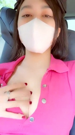 【妖精霍霍】从家中阳台到户外野战，还要车震，极品尤物御姐，美乳白虎，彻底放飞了自我 截图14