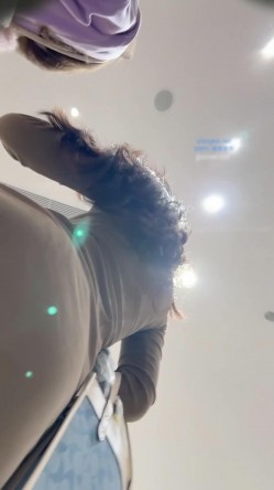 大神尾随偷拍美女裙底 ️身材极品靓女逛街包臀短裙黑色窄内性感迷人长裙靓女逛街灰色内上下通透前后CD 截图16
