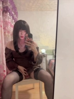 圣诞狂欢 Cindy腿腿 国产极品人气TS，长相清纯身材一流，一双纤细的大长腿，不输任何女人 截图1