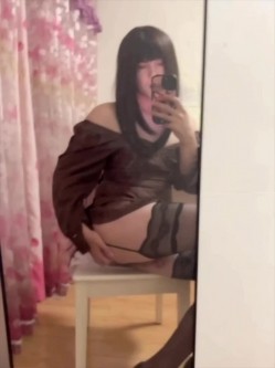 圣诞狂欢 Cindy腿腿 国产极品人气TS，长相清纯身材一流，一双纤细的大长腿，不输任何女人 截图5