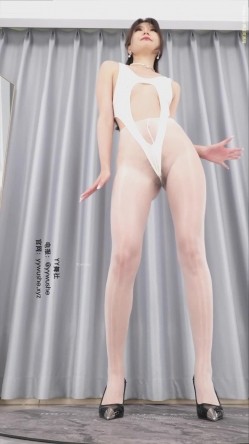 YY舞社【茹雪】激情艳舞，正常视角，痴汉视角，露脸露奶露逼 截图5