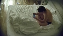大学城民宿 极品中型坦克妹子 肤白胸大逼美还超级主动 结果这男的是个阳痿没反应 搞笑 截图5