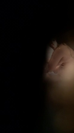 技术控缝隙洞中偷拍暗恋三年的女神洗澡，奶子太诱人了，好几次都想冲进去把她奸了 截图10