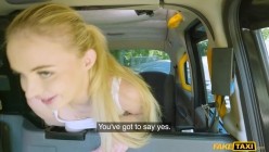 FakeTaxi.25.12.08.Baby.Kxtten.XXX.1080p.MP4-WRB[XC] 截图12