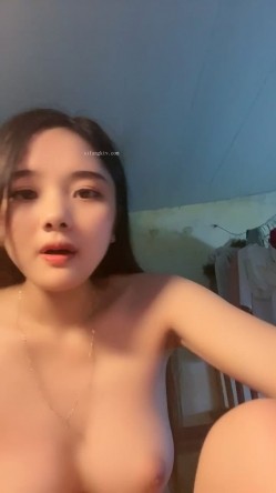 女神！！我还以为是杨幂下海了~【菲杉】，实在太像，奶子是真极品，粉红小穴，直接秒射，强烈推荐！ 截图3