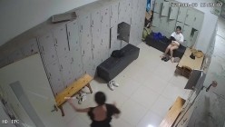 舞蹈班《监控破解》偷拍多位美女学员后台换衣服 截图4