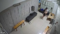 舞蹈班《监控破解》偷拍多位美女学员后台换衣服 截图5