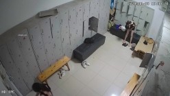 舞蹈班《监控破解》偷拍多位美女学员后台换衣服 截图13