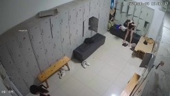 舞蹈班《监控破解》偷拍多位美女学员后台换衣服 截图14