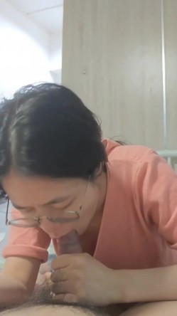 泄密流出 反差婊重庆黔江宠物店员工李忻敏私底下是个骚逼爱好当M 截图1