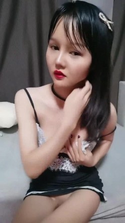 模特苏苏苏,沙发上三个小时的性爱，无套操逼，口交，啪啪操的逼逼上全是白浆 截图1