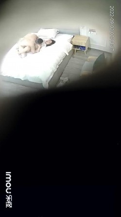 最新流出酒店偷拍 ️小哥半夜捡尸醉酒少妇嫂子开房大力得把她草醒 截图2