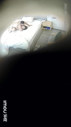 最新流出酒店偷拍 ️小哥半夜捡尸醉酒少妇嫂子开房大力得把她草醒 截图4