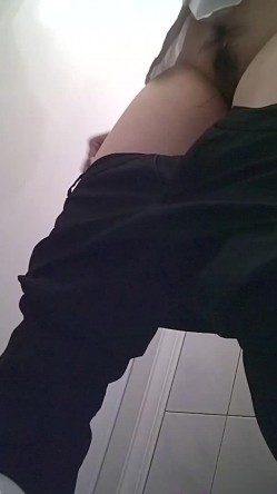 TP大神（野狼）商场女厕偷拍多位漂亮的美女 截图13