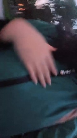 【京鱼儿】19岁童颜巨乳少女 各种服装 道具自慰 20小时，超大合集 截图5