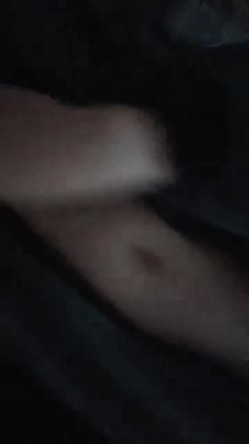 【京鱼儿】19岁童颜巨乳少女 各种服装 道具自慰 20小时，超大合集 截图10