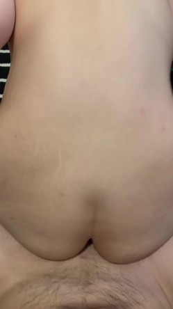 非常性感的肉感系人妻 叫床声太经典了 截图3