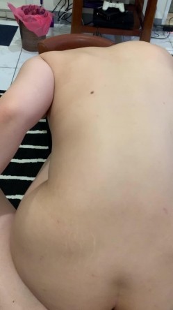 非常性感的肉感系人妻 叫床声太经典了 截图11