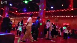 昆明舞厅内的淫乱 抓奶抠逼爱情就从舞厅开始 站炮偷情摸奶炮 性乱爆炸篇 截图10