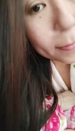 居家已婚熟女,老公不在家,寂寞开直播聊臊,这大黑b感觉什么都能吞 截图16
