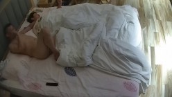 情趣酒店  新入住的中年夫妻 两人还玩上了暴力扯丝袜的戏码 好好的丝袜撕个洞 再狠狠的操进去 截图13