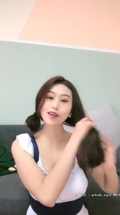 小圆黎央惠骚气牙套妹情趣女仆装开档肉丝道具自慰，毛毛浓密近距离特写假屌抽插上位骑坐 截图1