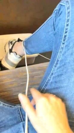 千里送逼，坐上高铁去约炮，【妖娆小宝贝】，美腿御姐，高铁厕所自慰，奥迪车震 截图3