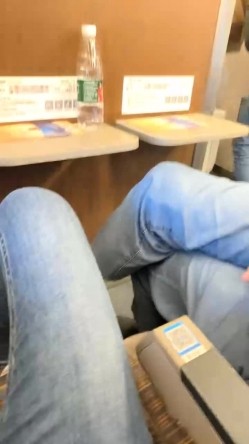 千里送逼，坐上高铁去约炮，【妖娆小宝贝】，美腿御姐，高铁厕所自慰，奥迪车震 截图5