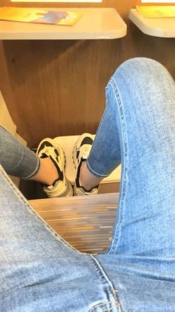 千里送逼，坐上高铁去约炮，【妖娆小宝贝】，美腿御姐，高铁厕所自慰，奥迪车震 截图10