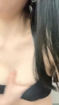 千里送逼，坐上高铁去约炮，【妖娆小宝贝】，美腿御姐，高铁厕所自慰，奥迪车震 截图16