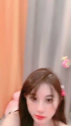 长在男人的审美点上了，【少女椰子】，超仙女神!不看后悔，一身骚~精华抠B揉奶，自慰真是淫荡娇娃 截图5