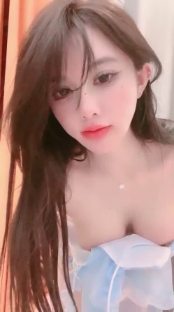 长在男人的审美点上了，【少女椰子】，超仙女神!不看后悔，一身骚~精华抠B揉奶，自慰真是淫荡娇娃 截图8