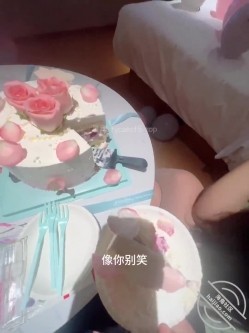 乱伦大神【会喷水的亲姐姐】付费钻石贴，在会所把姐姐搞到潮喷，不亏是会喷水的姐姐 截图3
