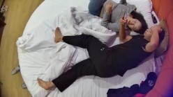 情趣台  一个地中海油腻大叔都能约到不错的少妇去酒店 看样子也是饥渴不少时间了 连打几炮 截图5