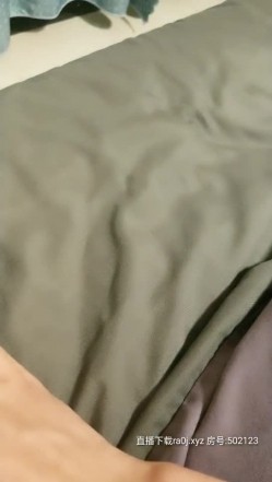 【每天约精品妹子】小伙精通泡良又斩获新妹子，约到家中玩弄漂亮的馒头小穴，腰细臀翘形状完美，撅起来就让人有后入欲望 截图3