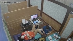 《妇产科监控破解》多位美女少妇张开大腿让医生又抠又摸检查阴道 截图12