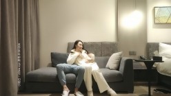 一屌探花_修长美腿极品外围小姐姐，手伸进衣服捏奶子，跪地卖力深喉口交，镜头前猛操，娇喘呻吟连连 截图2