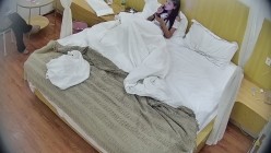 酒店偷拍 ️半夜入住的年轻情侣牛仔短裤靓妹被男友扑倒就干 截图15