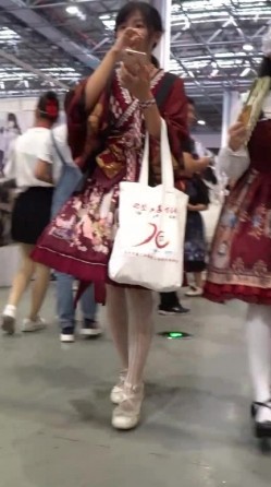 『樱之舞』漫展CD抄底偷拍Cos小姐姐系列 截图4